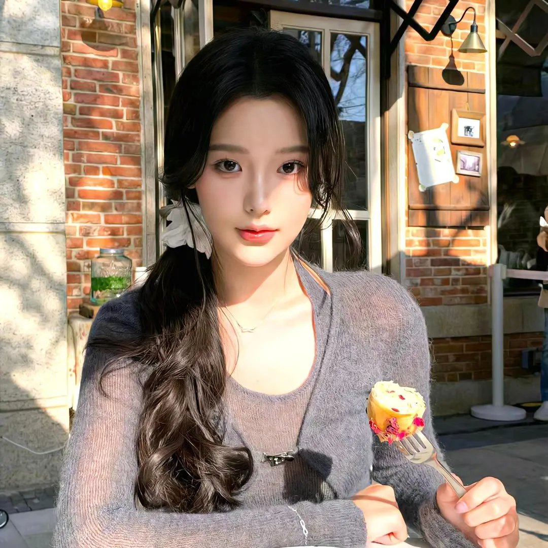 号舱房的女人